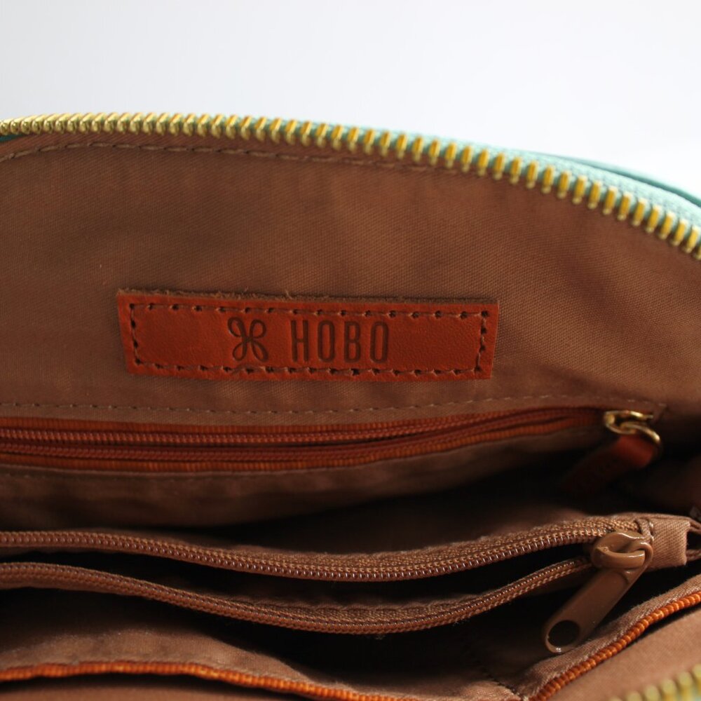 HOBO Nash Crossbody Bag - NWOT Pale Green Leather - Spring Festival Boho - Picture 4 of 9